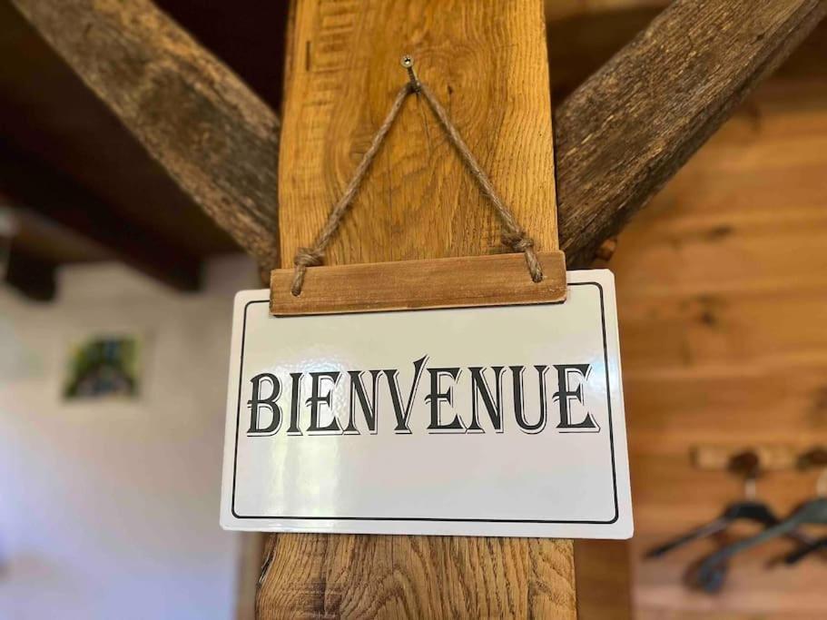 Gite A La Ferme Au Coeur De L'Auvergne Saint-Hippolyte  Luaran gambar