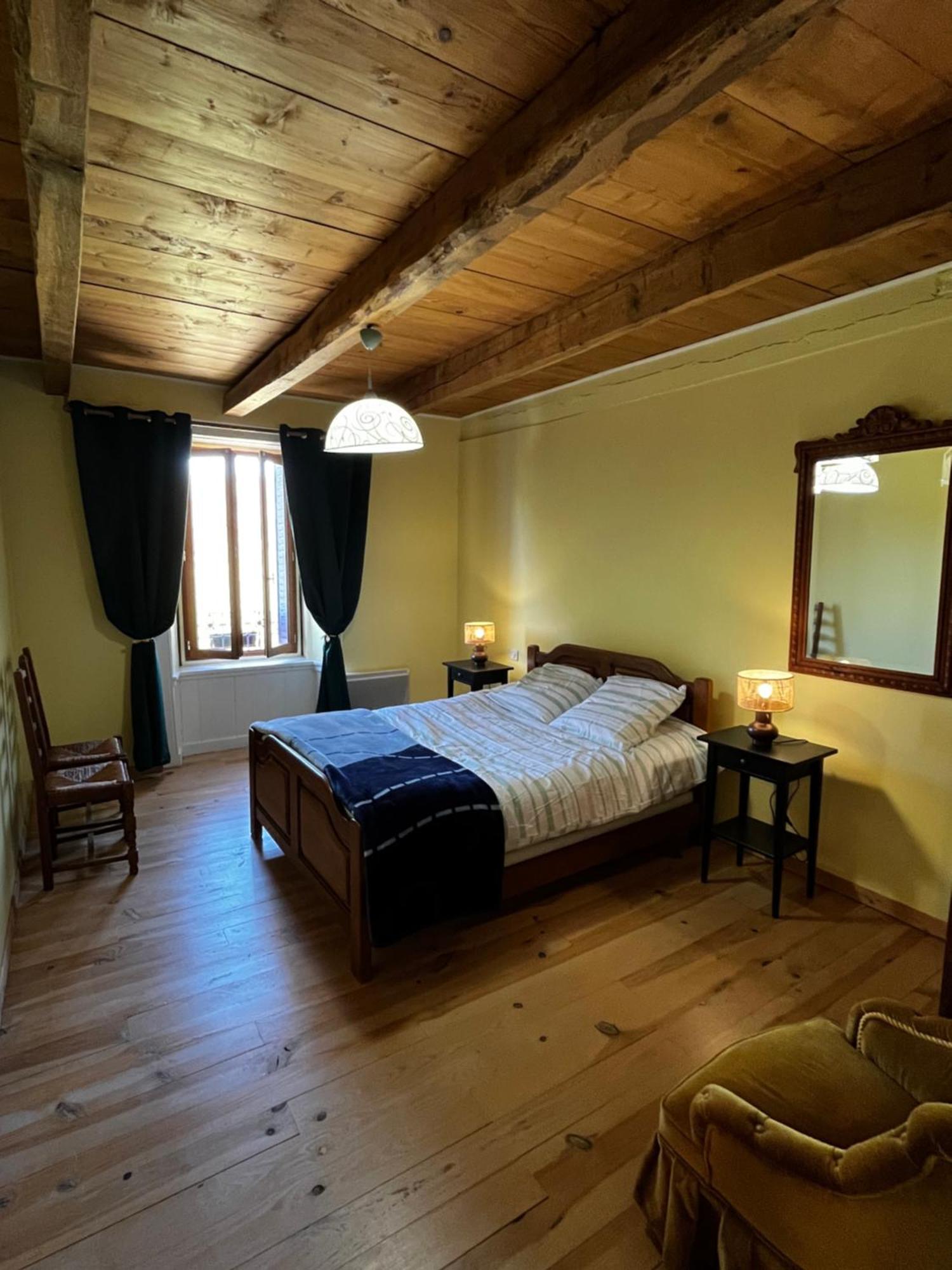 Gite A La Ferme Au Coeur De L'Auvergne Saint-Hippolyte  Luaran gambar
